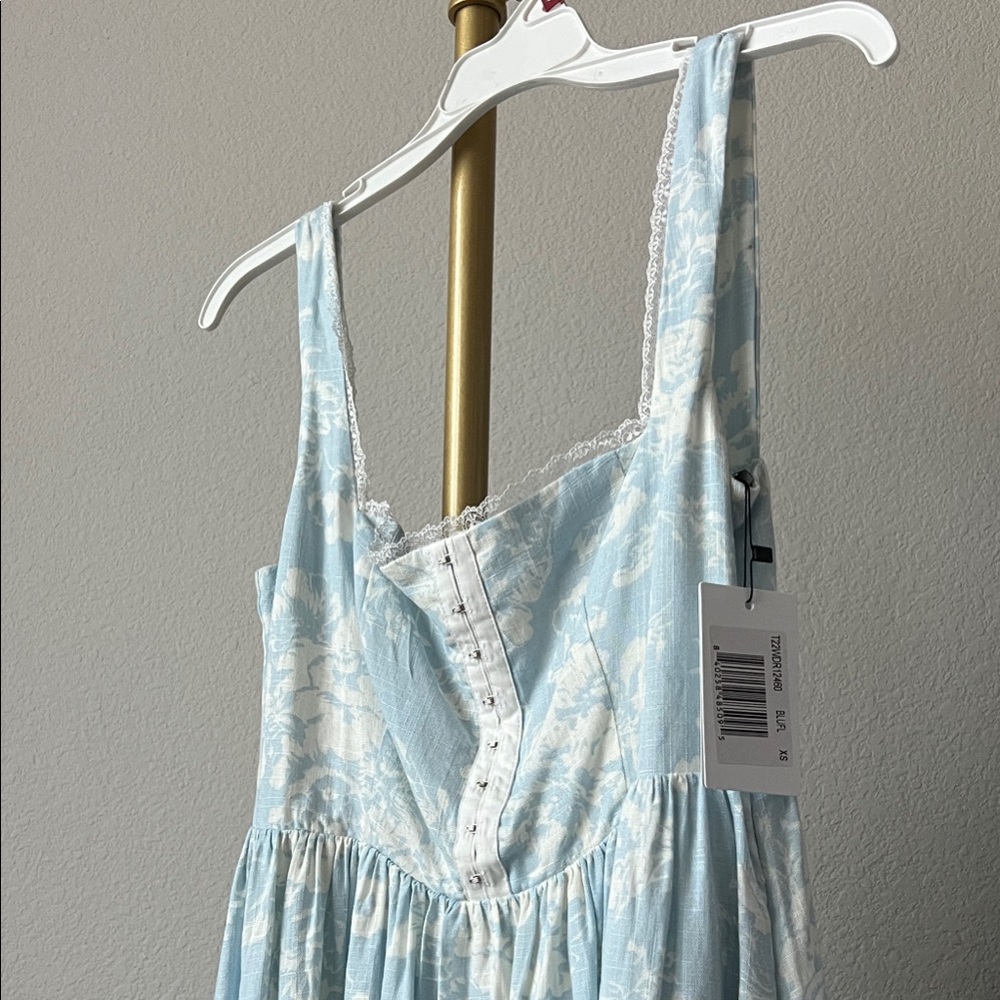 Linen blend lace trimmed dress - Picture 2 of 5